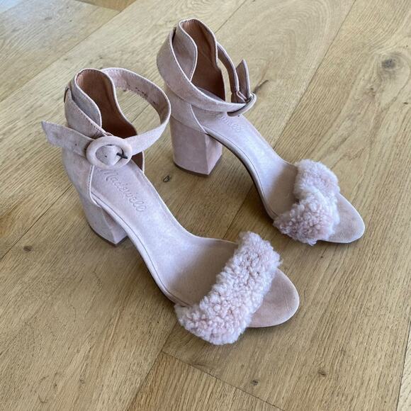 Madewell - The Regina Ankle Strap Shearling Sandal in Nude - Picture 2 of 9